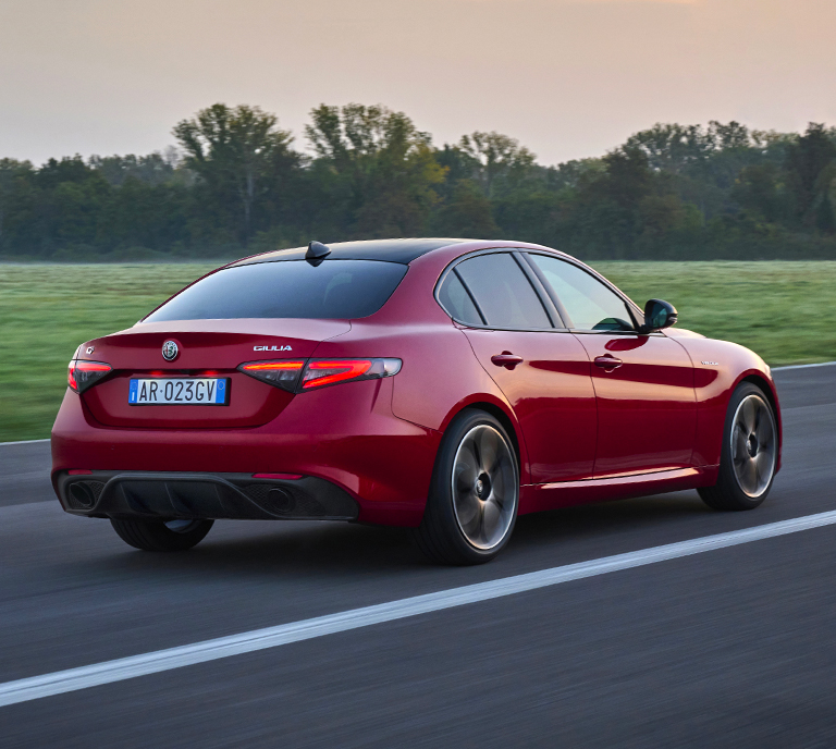 Альфа Ромео Джулия | Новый спортивный седан | ALFA ROMEO
